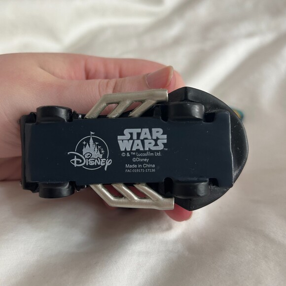 Disney Racers Darth Vader Ornament - Picture 6 of 9